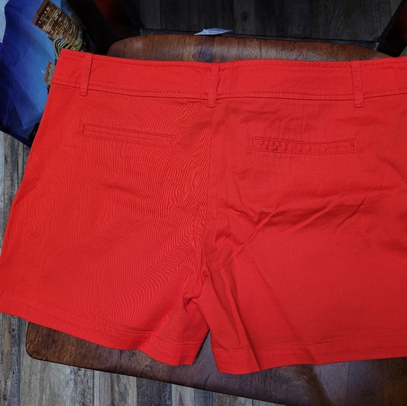 Mid-length twill shorts - Picture 3 of 4